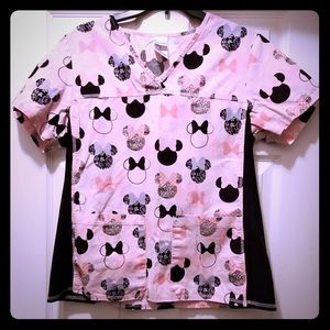 Disney Minnie scrub top sz medium